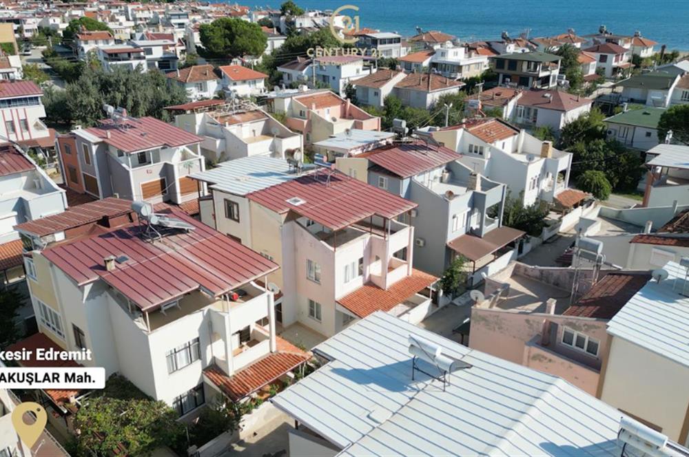 CENTURY21 BAL'DAN ALTINOLUK GÜRE TAHTAKUŞLAR'DA SATILIK YAZLIK