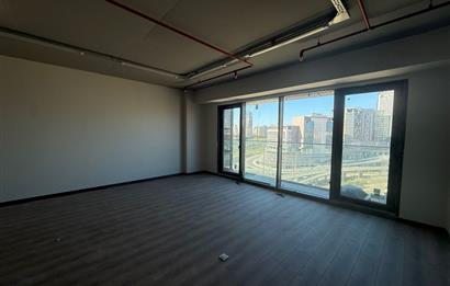 FİNANSŞEHİR ALİZE TOWER’DA ÖZEL MUTFAK VE WC’Lİ OFİS