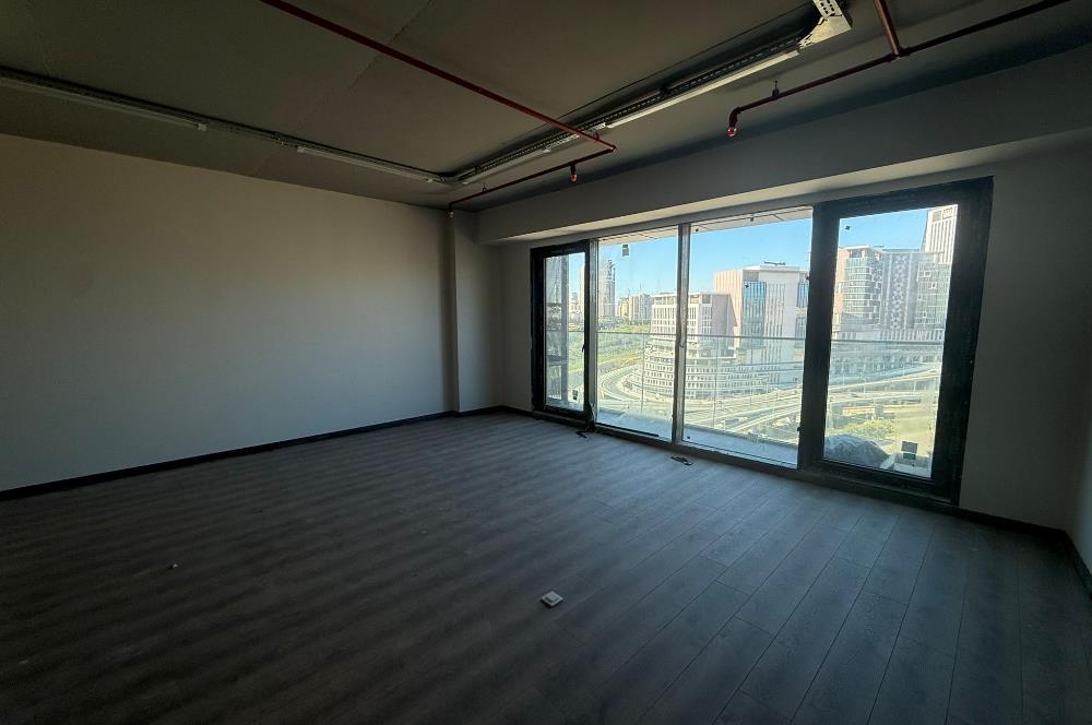 FİNANSŞEHİR ALİZE TOWER’DA ÖZEL MUTFAK VE WC’Lİ OFİS
