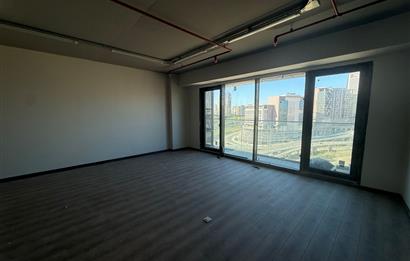 FİNANSŞEHİR ALİZE TOWER’DA ÖZEL MUTFAK VE WC’Lİ OFİS