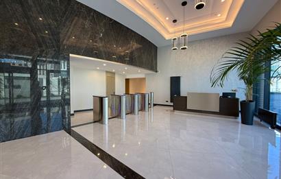 FİNANSŞEHİR ALİZE TOWER’DA ÖZEL MUTFAK VE WC’Lİ OFİS