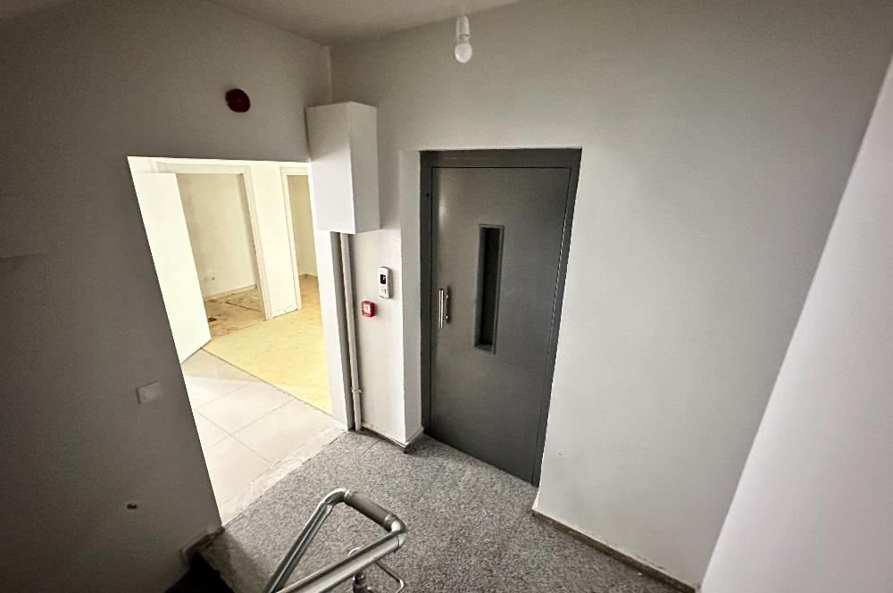 ÜMRANİYE SOYAK YENİŞEHİRDE 165m2 TABELA DEĞERİ YÜKSEK OFİS KATI