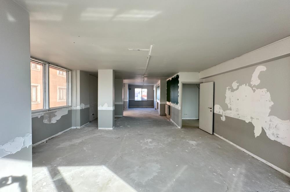 ÜMRANİYE SOYAK YENİŞEHİRDE 165m2 TABELA DEĞERİ YÜKSEK OFİS KATI