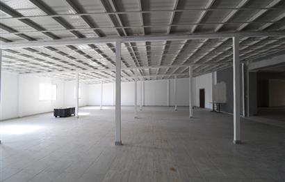 FATİH'DE CADDE ÜZERİ KİRALIK GİRİŞ DÜKKAN VE SHOWROOM 1.KAT