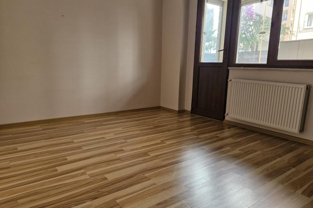 ŞERİFALİ İNCİPARK EVLERİ'NDE KULLANIŞLI FERAH 2+1 DAİRE