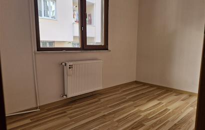 ŞERİFALİ İNCİPARK EVLERİ'NDE KULLANIŞLI FERAH 2+1 DAİRE