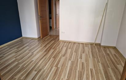 ŞERİFALİ İNCİPARK EVLERİ'NDE KULLANIŞLI FERAH 2+1 DAİRE