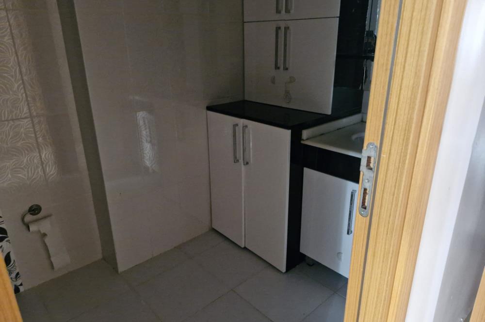 ŞERİFALİ İNCİPARK EVLERİ'NDE KULLANIŞLI FERAH 2+1 DAİRE