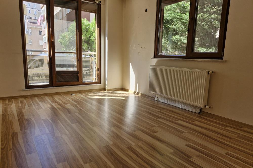 ŞERİFALİ İNCİPARK EVLERİ'NDE KULLANIŞLI FERAH 2+1 DAİRE