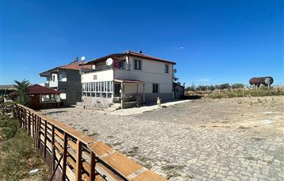 Topaklı Köyü’nde Doğayla İç İçe Huzurlu  Satılık Çiftlik