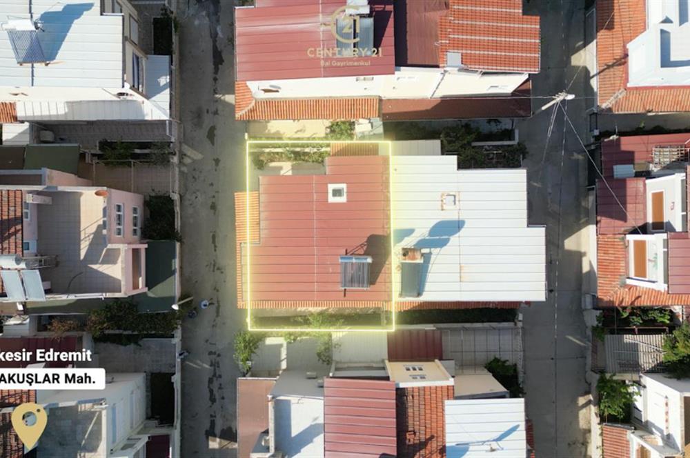 CENTURY21 BAL'DAN ALTINOLUK GÜRE TAHTAKUŞLAR'DA SATILIK YAZLIK