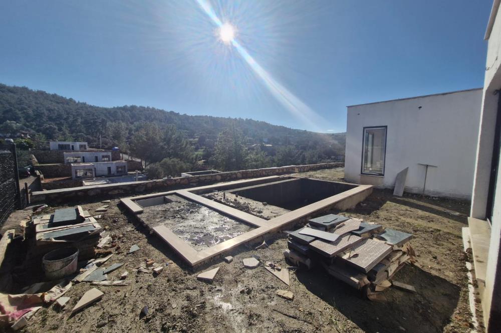 Bodrum Yalıçiftlik' te Satılık Havuzlu Müstakil Villa