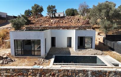 Bodrum Yalıçiftlik' te Satılık Havuzlu Müstakil Villa