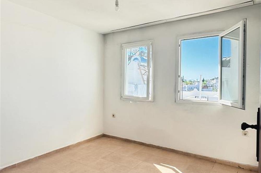 BODRUM TURGUTREİS AKÇAALANDA GENİŞ TERASLI FIRSAT DAİRE