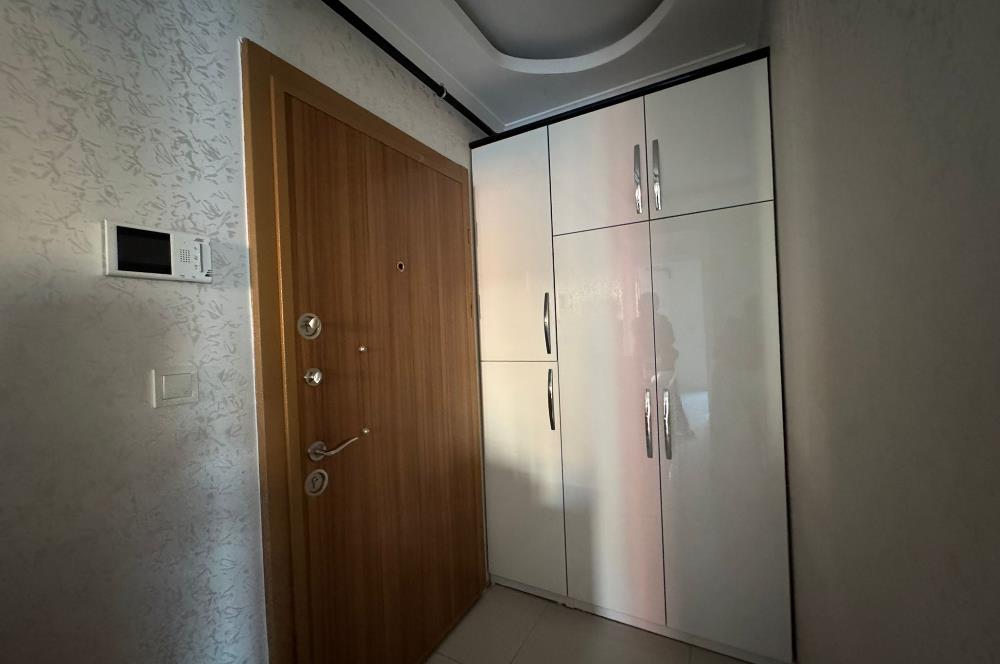 Karşıyaka Şemikler'de Merkezi Konumda Boş 2+1 Satılık Daire