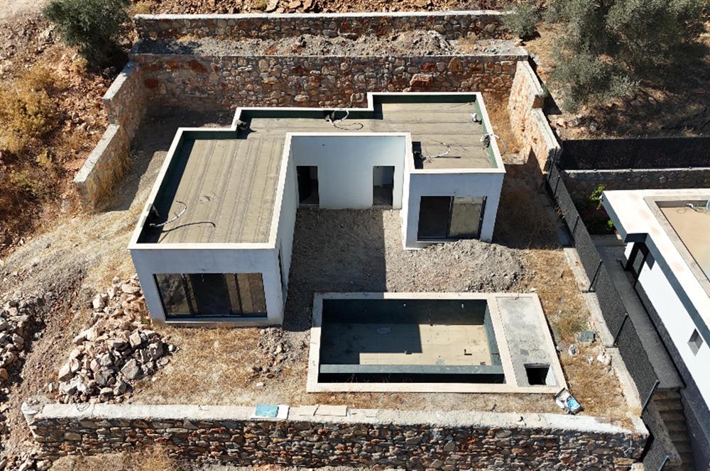 Bodrum Yalıçiftlik' te Satılık Havuzlu Müstakil Villa