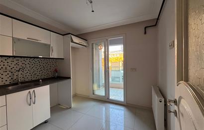 Karşıyaka Şemikler'de Merkezi Konumda Boş 2+1 Satılık Daire