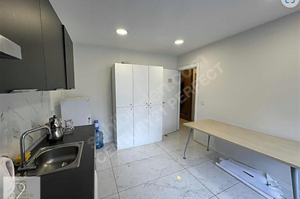 MODA CADDESİ ÜZERİ HARİKA KONUMDA SATILIK OFİS 250 M2