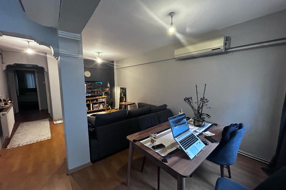 İzmir Karşıyaka Bostanlı Mahallesinde Satılık 2+1 Daire