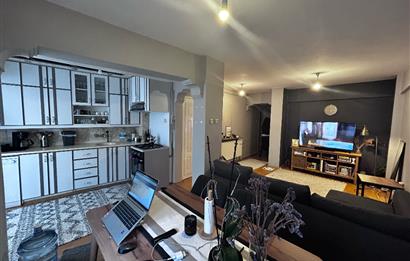 İzmir Karşıyaka Bostanlı Mahallesinde Satılık 2+1 Daire