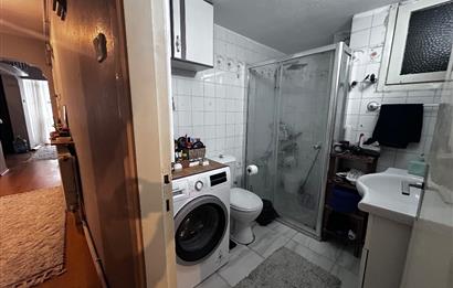 İzmir Karşıyaka Bostanlı Mahallesinde Satılık 2+1 Daire