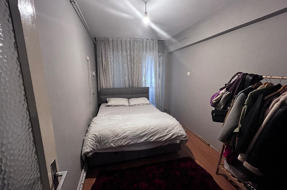 İzmir Karşıyaka Bostanlı Mahallesinde Satılık 2+1 Daire