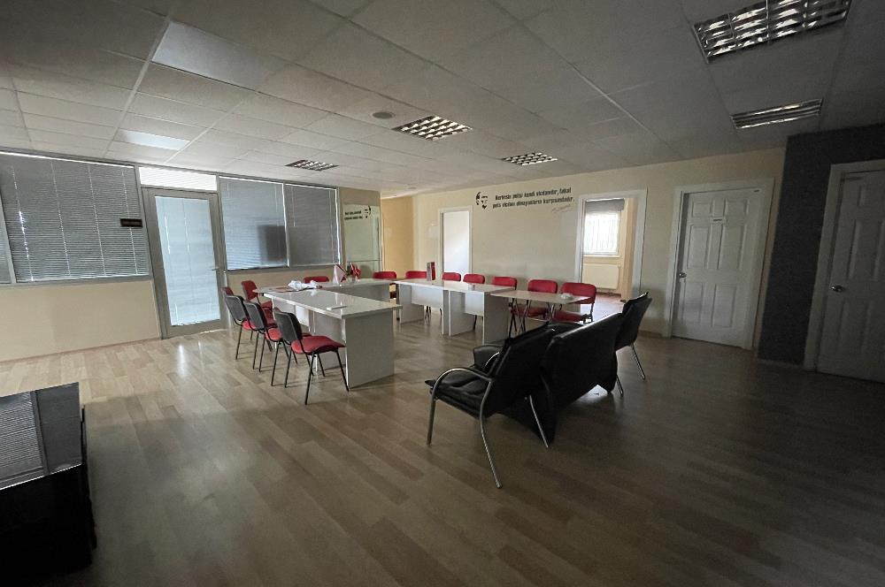 BAĞDAT CADDESİ’NDE 230 m2 NET PLAZA KATI