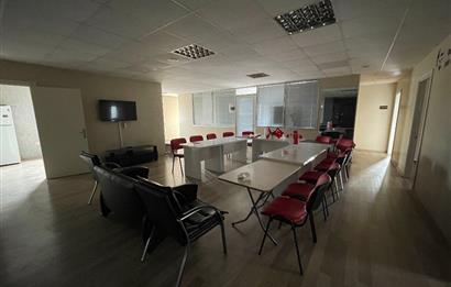 BAĞDAT CADDESİ’NDE 230 m2 NET PLAZA KATI