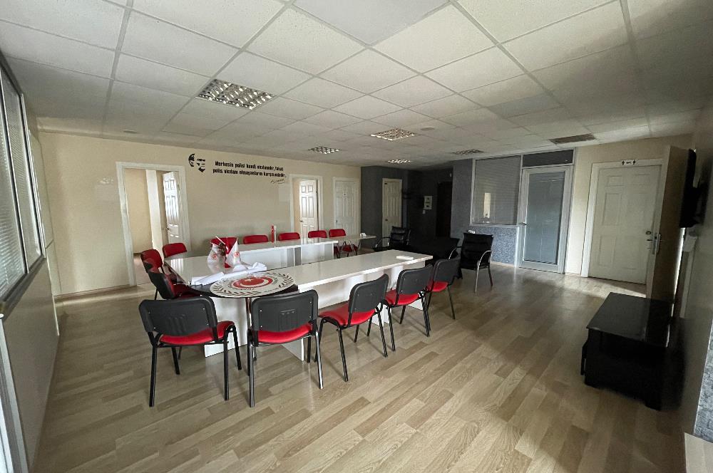 BAĞDAT CADDESİ’NDE 230 m2 NET PLAZA KATI