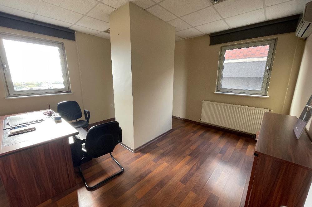 BAĞDAT CADDESİ’NDE 230 m2 NET PLAZA KATI
