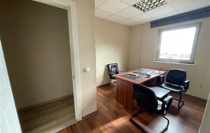 BAĞDAT CADDESİ’NDE 230 m2 NET PLAZA KATI