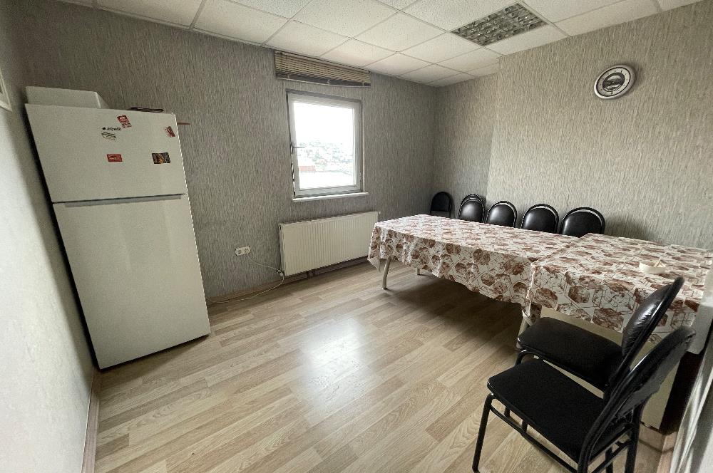 BAĞDAT CADDESİ’NDE 230 m2 NET PLAZA KATI