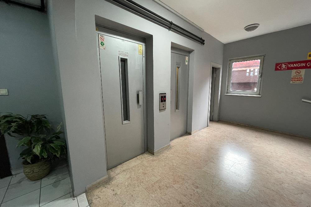 BAĞDAT CADDESİ’NDE 230 m2 NET PLAZA KATI