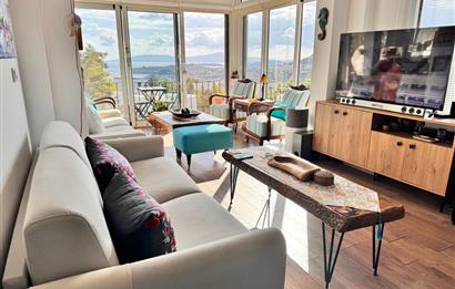 Panoramik Deniz Ve Doğa Manzaralı Havuzlu Sitede 3+1 Satılık Daire