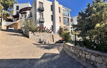 Panoramik Deniz Ve Doğa Manzaralı Havuzlu Sitede 3+1 Satılık Daire