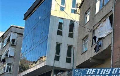 ATAŞEHİR/KAYIŞDAĞINDA TOPLU ULAŞIMA YAKIN, FIRSAT 7 KATLI PLAZA