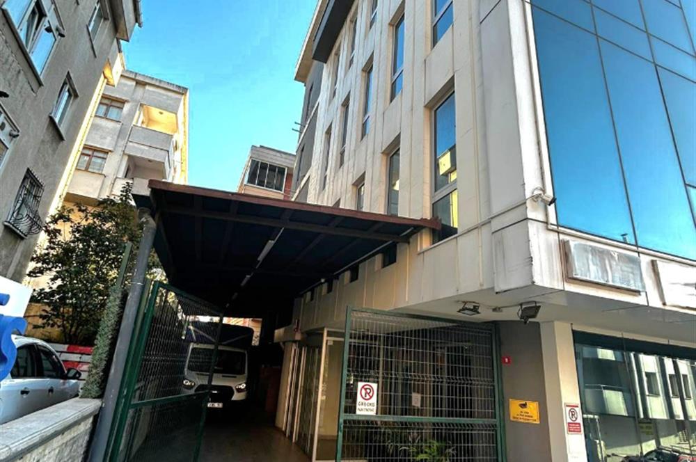 ATAŞEHİR/KAYIŞDAĞINDA TOPLU ULAŞIMA YAKIN, FIRSAT 7 KATLI PLAZA