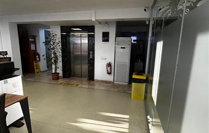 ATAŞEHİR/KAYIŞDAĞINDA TOPLU ULAŞIMA YAKIN, FIRSAT 7 KATLI PLAZA