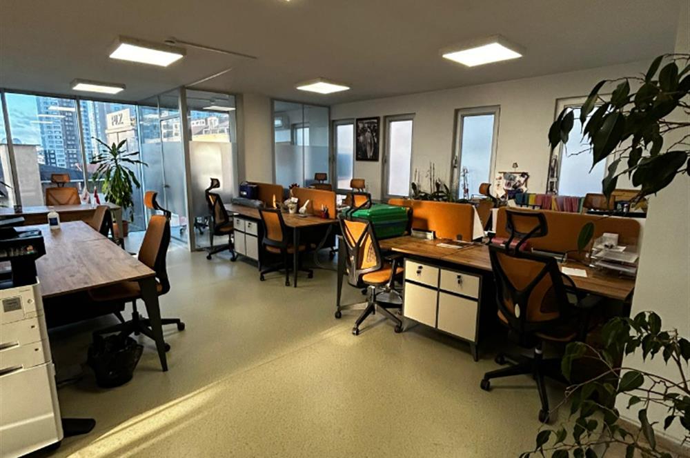 ATAŞEHİR/KAYIŞDAĞINDA TOPLU ULAŞIMA YAKIN, FIRSAT 7 KATLI PLAZA