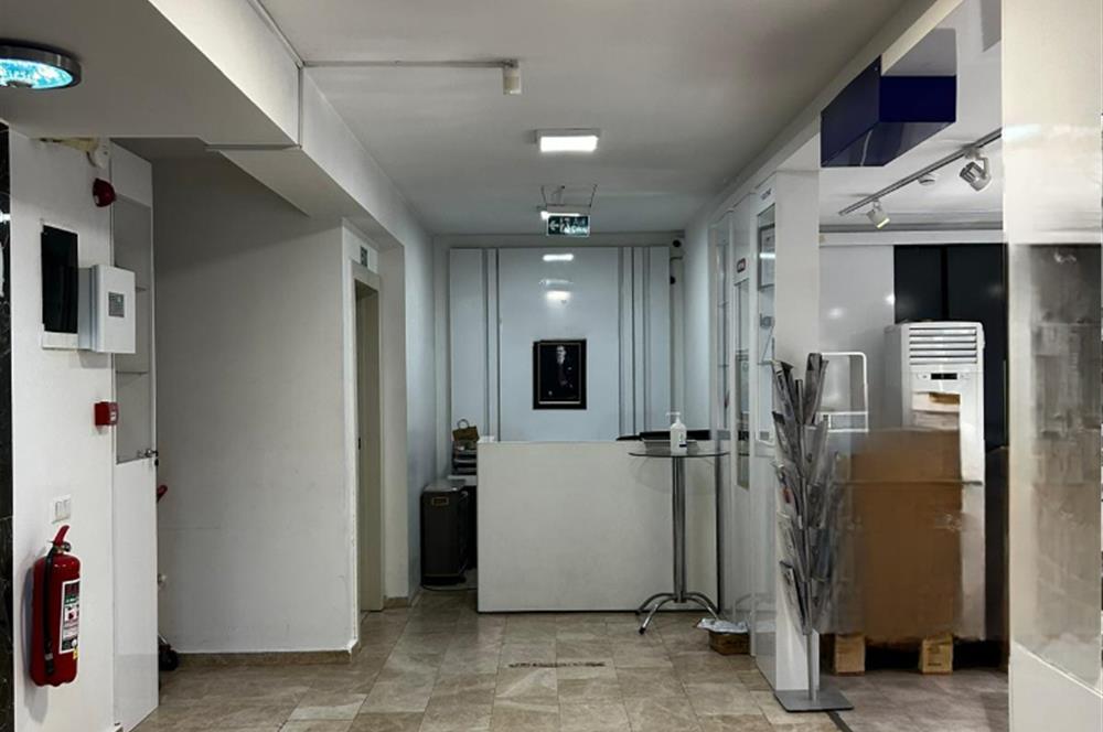ATAŞEHİR/KAYIŞDAĞINDA TOPLU ULAŞIMA YAKIN, FIRSAT 7 KATLI PLAZA