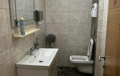 ATAŞEHİR/KAYIŞDAĞINDA TOPLU ULAŞIMA YAKIN, FIRSAT 7 KATLI PLAZA