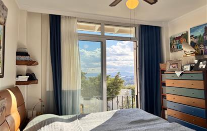 Panoramik Deniz Ve Doğa Manzaralı Havuzlu Sitede 3+1 Satılık Daire