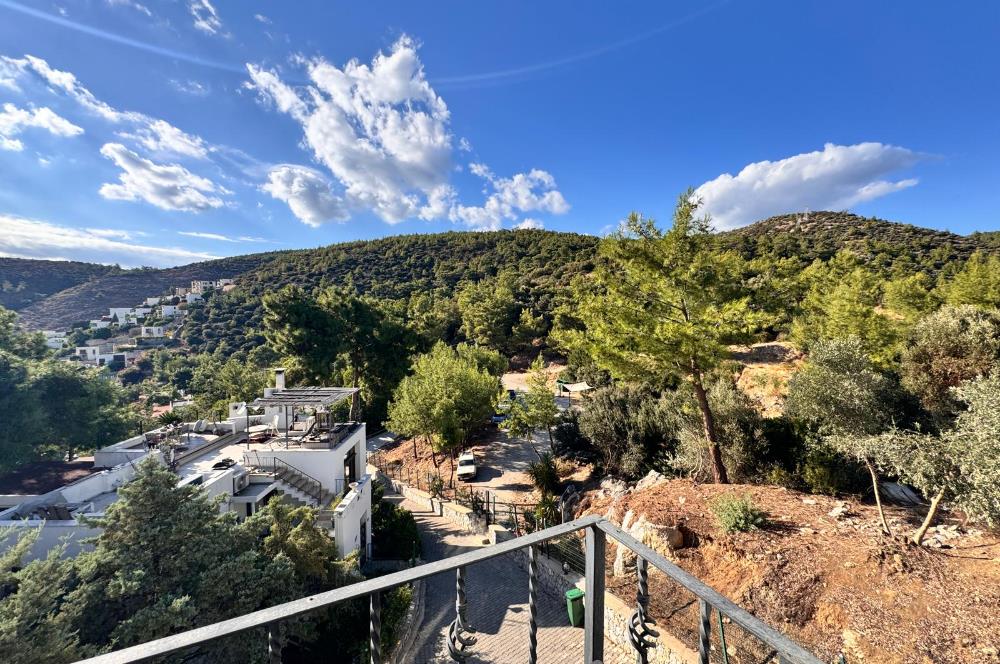 Panoramik Deniz Ve Doğa Manzaralı Havuzlu Sitede 3+1 Satılık Daire