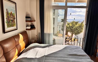 Panoramik Deniz Ve Doğa Manzaralı Havuzlu Sitede 3+1 Satılık Daire