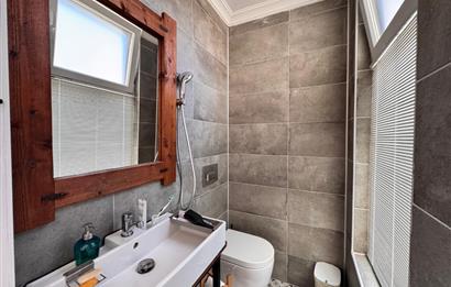 Panoramik Deniz Ve Doğa Manzaralı Havuzlu Sitede 3+1 Satılık Daire