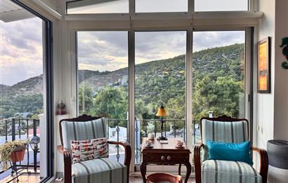Panoramik Deniz Ve Doğa Manzaralı Havuzlu Sitede 3+1 Satılık Daire