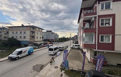 Cumhuriyet Mahallesi'nde Geniş Ve Kullanışlı!