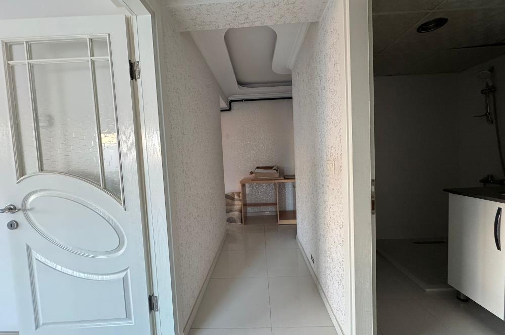 Karşıyaka Şemikler'de Merkezi Konumda Boş 2+1 Satılık Daire