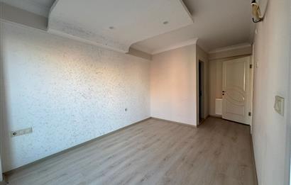 Karşıyaka Şemikler'de Merkezi Konumda Boş 2+1 Satılık Daire