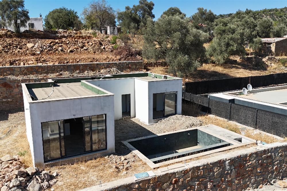 Bodrum Yalıçiftlik' te Satılık Havuzlu Müstakil Villa